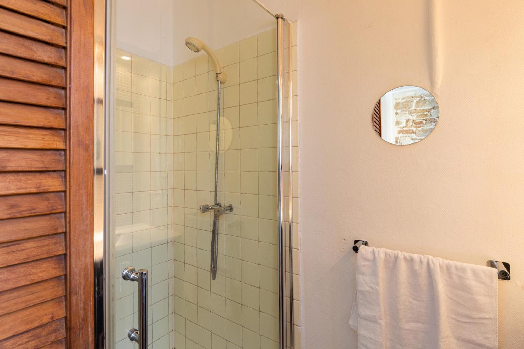 Dify Adelaide Perrin - Ainay Apartment